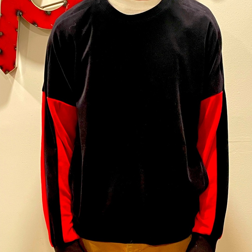 ALALA Black & Red Velour Sweatshirt M